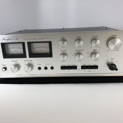 Accuphase E-202 Integrated Amplifier with Meters - WOW! image 3