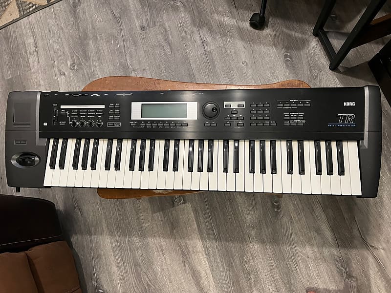 Korg TR61 61-Key Music Workstation Keyboard 2000s