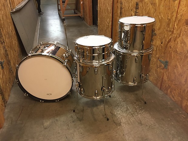 Ludwig Drums - Take a look at this vintage stainless steel drums (24,14,16)  from the_drum_trainer! Photo by:   #LudwigDrums #Vintage #StainlessSteel