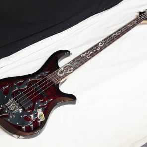 TRABEN(トラベン) Phoenix 4st Red エレキベース 異彩を放つルックスのベースっ！ TRABEN トラベン / Phoenix 4st