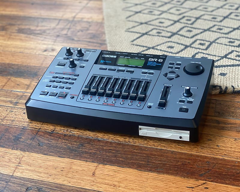 Amazon | BOSS ボス BR-8 8トラック・デジタル・レコーダー