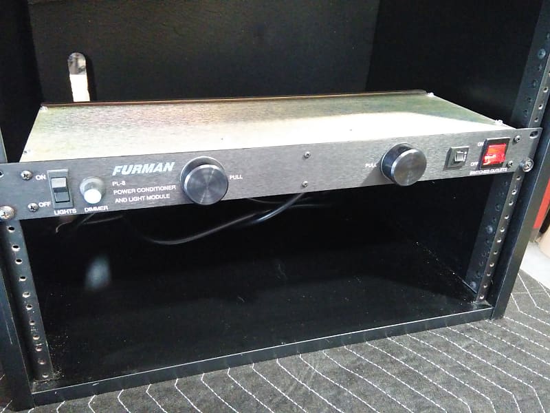 Furman PL8 power conditioner/light module Reverb
