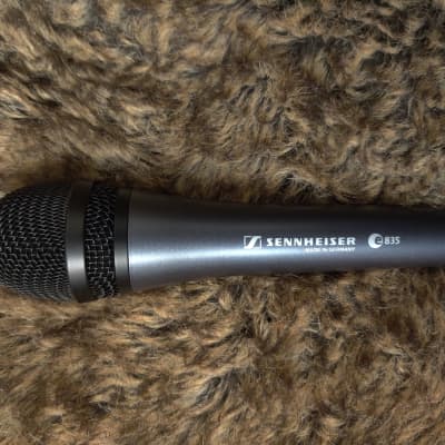 Sennheiser e835 Handheld Cardioid Dynamic Vocal Microphone 1998 - Present - Dark Grey