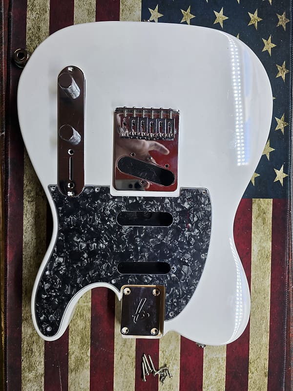 Fender / squier Telecaster Polar white body image 1