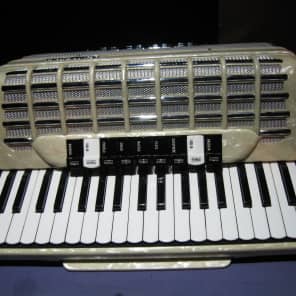 S. Soprani 120 Bass Man's Accordion c. 1950s Pearl White