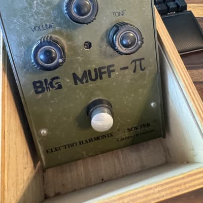 Electro-Harmonix Big Muff Pi V7 (Green Russian) | Reverb