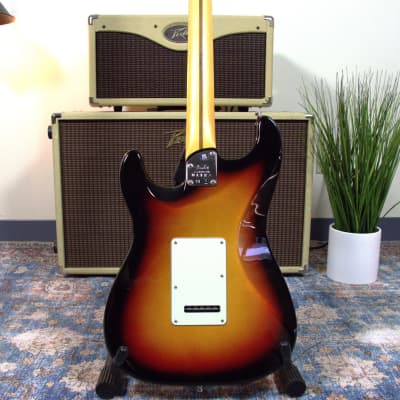 Fender – American Ultra Stratocaster – Ultraburst – w/Flight Case image 6