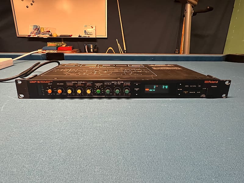 Roland DEP-5　 DIGITAL EFFCTS PROCESSOR Roland DEP-5 Multi Effects Processor (IM Dec 86)