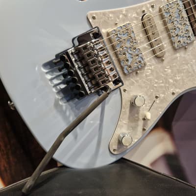 Ibanez PIA3761C-BLP Steve Vai “PIA” Signature Edition E-Guitar 6 String – Blue Powder + Hardcase image 3