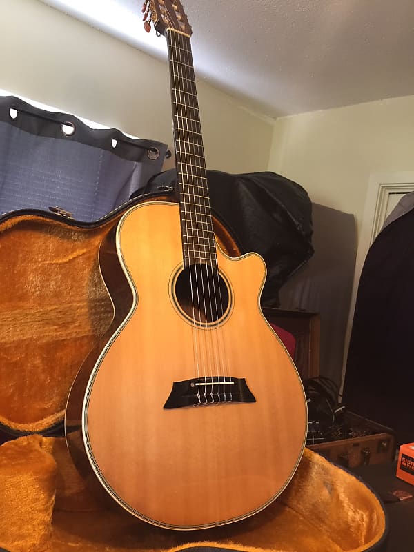 極希少品●ギタロン● 1984年 ニカラグア マナグア製 GUITARRON 極希少品○ギタロン○ 1984年 ニカラグア マナグア製 GUITARRON