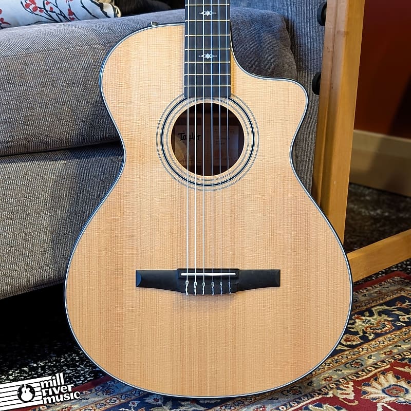 Taylor 312ce-N Nylon Acoustic/Electric w/ HSC Used