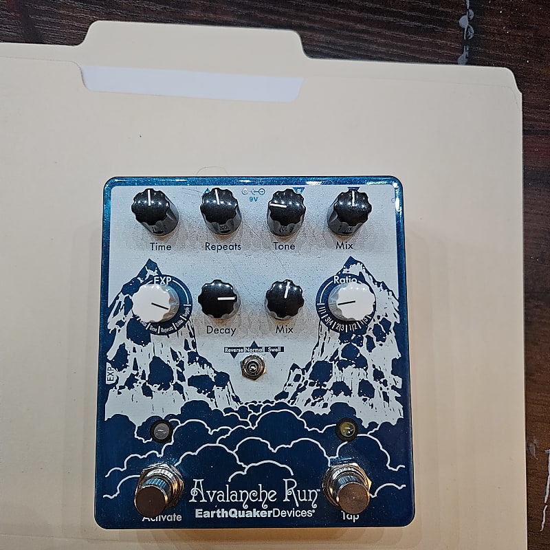 EarthQuaker Devices Avalanche Run Stereo Reverb & Delay with Tap Tempo