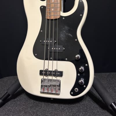 Austin 4-String Electric Bass White P Bass ABP200 w/ Gig Bag #304 image 6