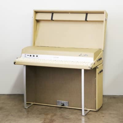 Fender on sale rhodes service