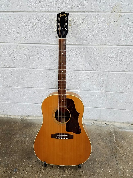 2002 Gibson J-50 Reissue Acoustic Guitar Great Sound & Player image 1