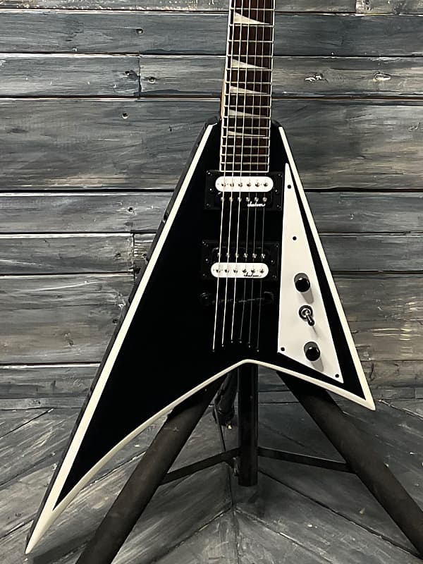 Used Jackson 2018 JS32T RR Randy Rhoads V electric guitar - Black with  White Bevels