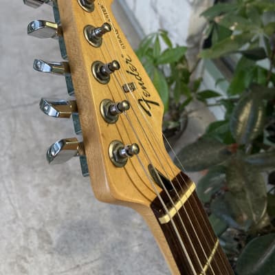 Fender Standard Stratocaster with Rosewood Fretboard 2009 electric guitar  - Brown Sunburst image 23