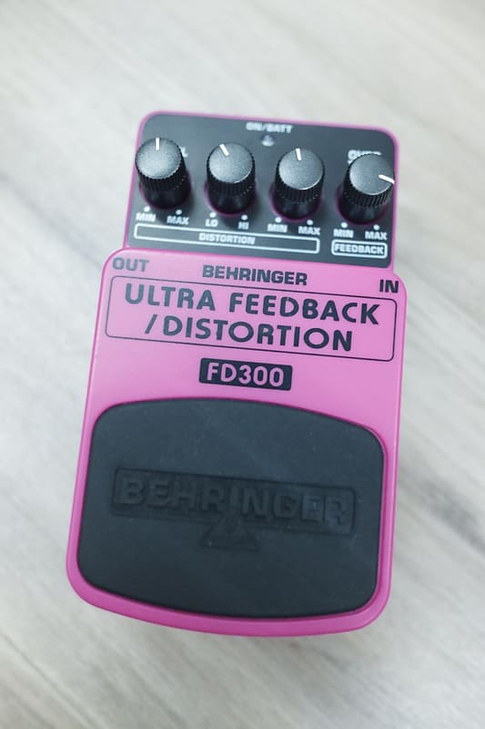 Behringer FD300 Ultra Feedback / Distortion 2000s - Purple
