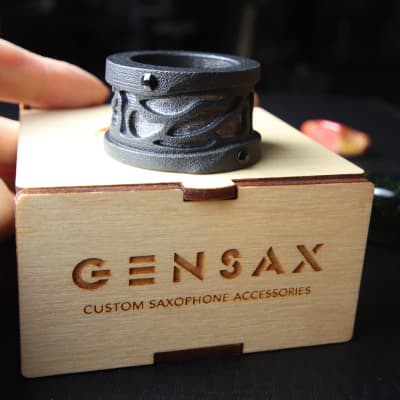 Gen Sax  Integrity - Alto Sax Metal Ring Ligature  2020 Black Matte image 1