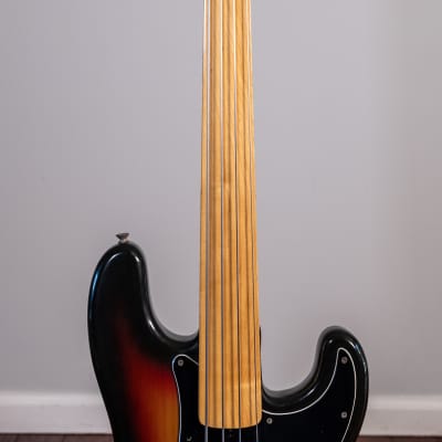 Fender Precision Bass Fretless with Maple Fingerboard 1970 - 1983 Sunburst image 9