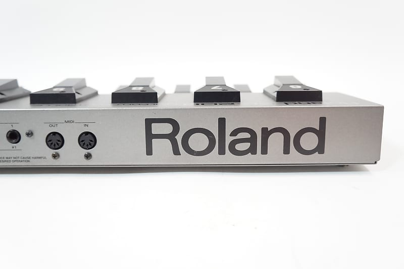 ギター ROLAND FC-200 MIDI FOOT CONTROLLER Roland FC-200 MIDI Foot Controller - What To Know & Where To