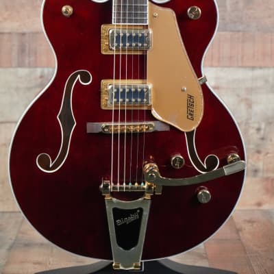 G5422TG Electromatic® Classic Hollow Body Double-Cut with Bigsby® and Gold Hardware, Laurel Fingerboard, Walnut Stain image 2