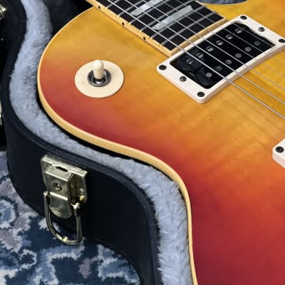 Gibson Guitar Of The Week #2 Les Paul Classic Antique Fireburst 