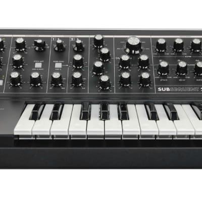 MOOG Slim Phatty Analog Synthesizer Desktop + Holz +
