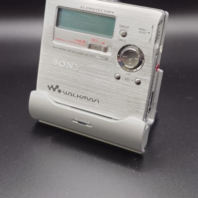 Sony MD Recorder Walkman MZ R909 complete with all Accessories RM MC11EL Player image 7