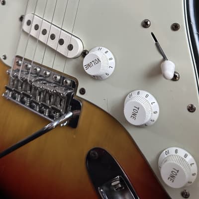 1976 Fender Stratocaster Sunburst image 6