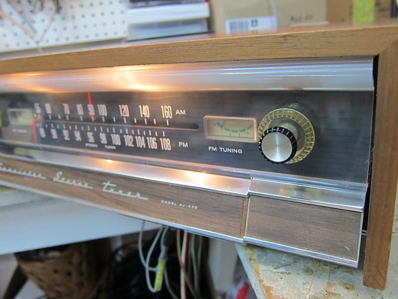 Vintage Heathkit AJ-43D Am/Fm Stereo Analogue Tuner, Wood Cabinet Very Cool Retro Look, Working, Tuner Dial not working for FM, but Tunes 1960s - Wood image 1