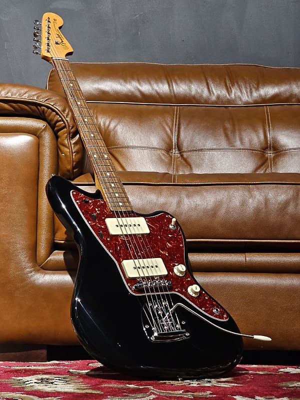 Fender Classic Player Jazzmaster Special - Black w/ Pau