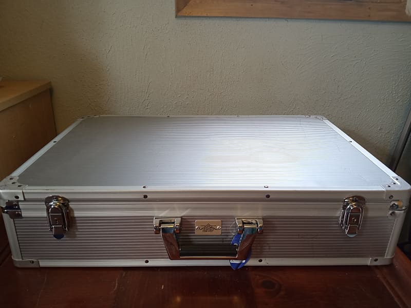 CNB Pedal Board Case 24" x 16" 2020 Silver Reverb