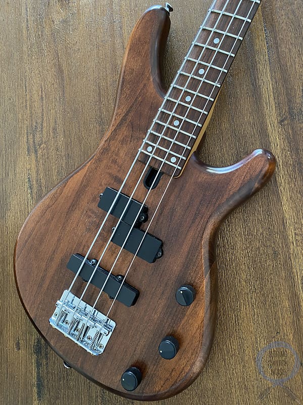 Yamaha Motion B Bass, 1999, MB 40, Brown, 32” Medium Scale