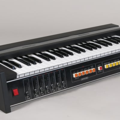 Elka Solist 505 vintage preset synthesizer with Moog ladder filter image 4