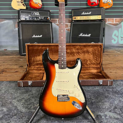 Fender Classic Player '60s Stratocaster 3-Color Sunburst 2006 Electric Guitar image 1