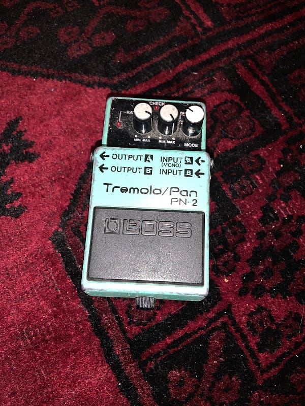 Boss PN-2 Tremolo/Pan (Silver Label) 1990 - 1995 - Green