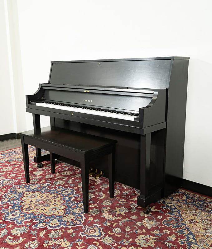 Yamaha P22 - Piano Droit 45 3/4¨ - Noir Satin : Nantel Musique