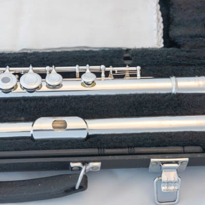 Yamaha YFL-385H Intermediate Flute *Silver Headjoint *Made in Japan *B-foot *Cleaned & Serviced image 2