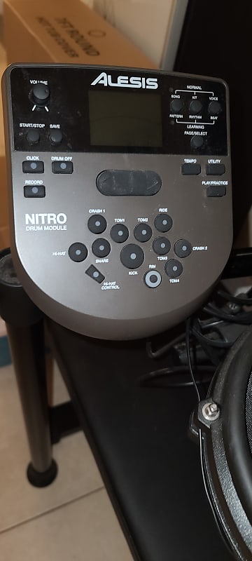 Alesis Nitro Electronic Drums, throne, headphones | Reverb