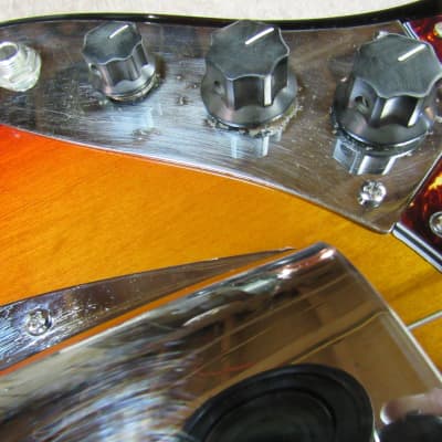 Fender Jazz Bass Left hand 1965, 3 color sunburst image 13