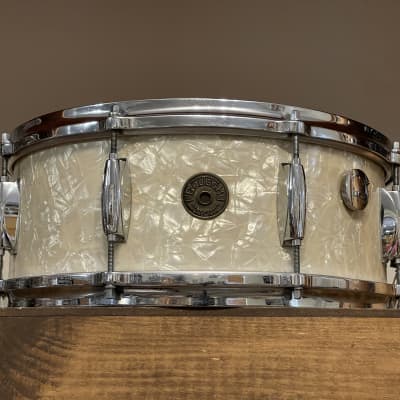 1950's Gretsch BroadKaster 5.5x14 White Marine Pearl 3-Ply Snare Drum 4157 image 2