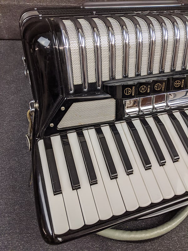 Vintage Sam Ferri Diamond Accordion 41-Key 120-Button Black & White Made In  Italy w/ Case