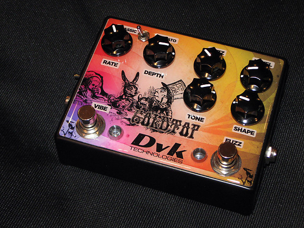 セットアップ Fuzz and Uni-Vibe Goldtop DVK pedal chorus vibrato, one, in ギター
