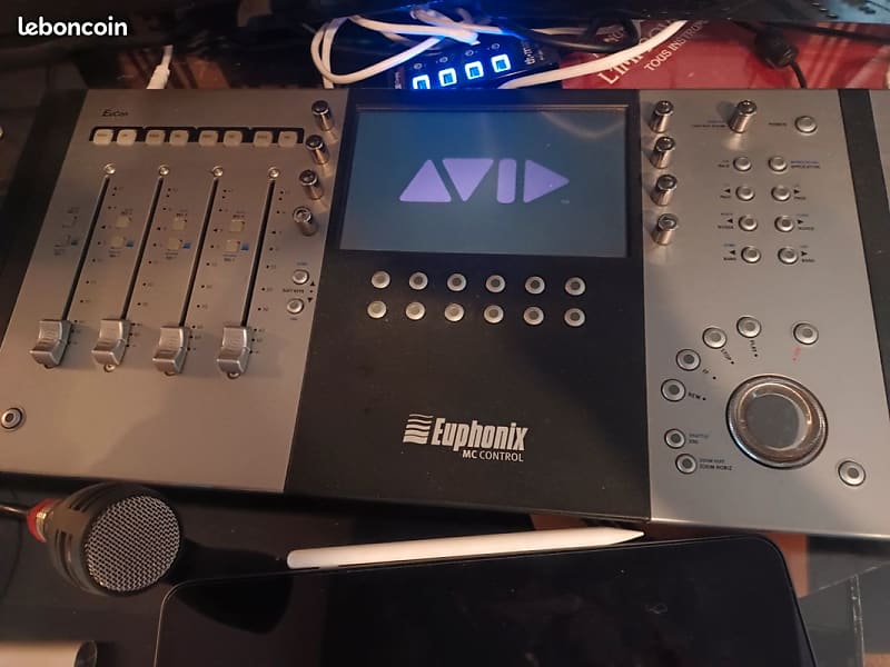 Euphonix MC Control 4-Fader DAW Control Surface with Touch Screen 2000s - Silver image 1