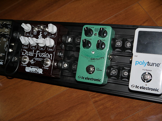 Smart Track®S1® top cable routing - Pedalboard | Aclam