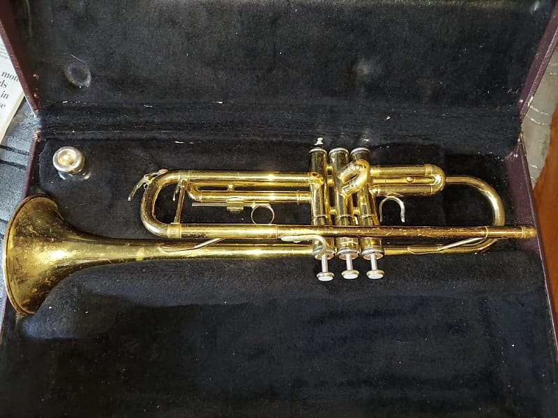 Yamaha YTR‑2335 Standard Student Bb Trumpet, Stuck main curve | Reverb