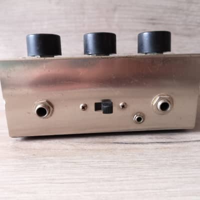 Vintage Electro-Harmonix Big Muff Pi V6 1980 pots EH3034