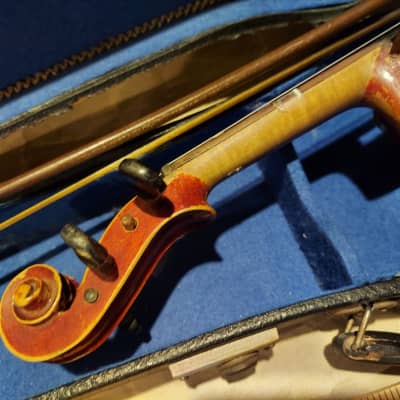 Antique Joseph Guarnerius 1/2 size Violin. Germany. Fecit Cremonae Anno 1730. image 9