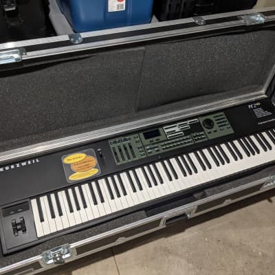 Kurzweil PC2X 2002-2005 w/ Calzone Case